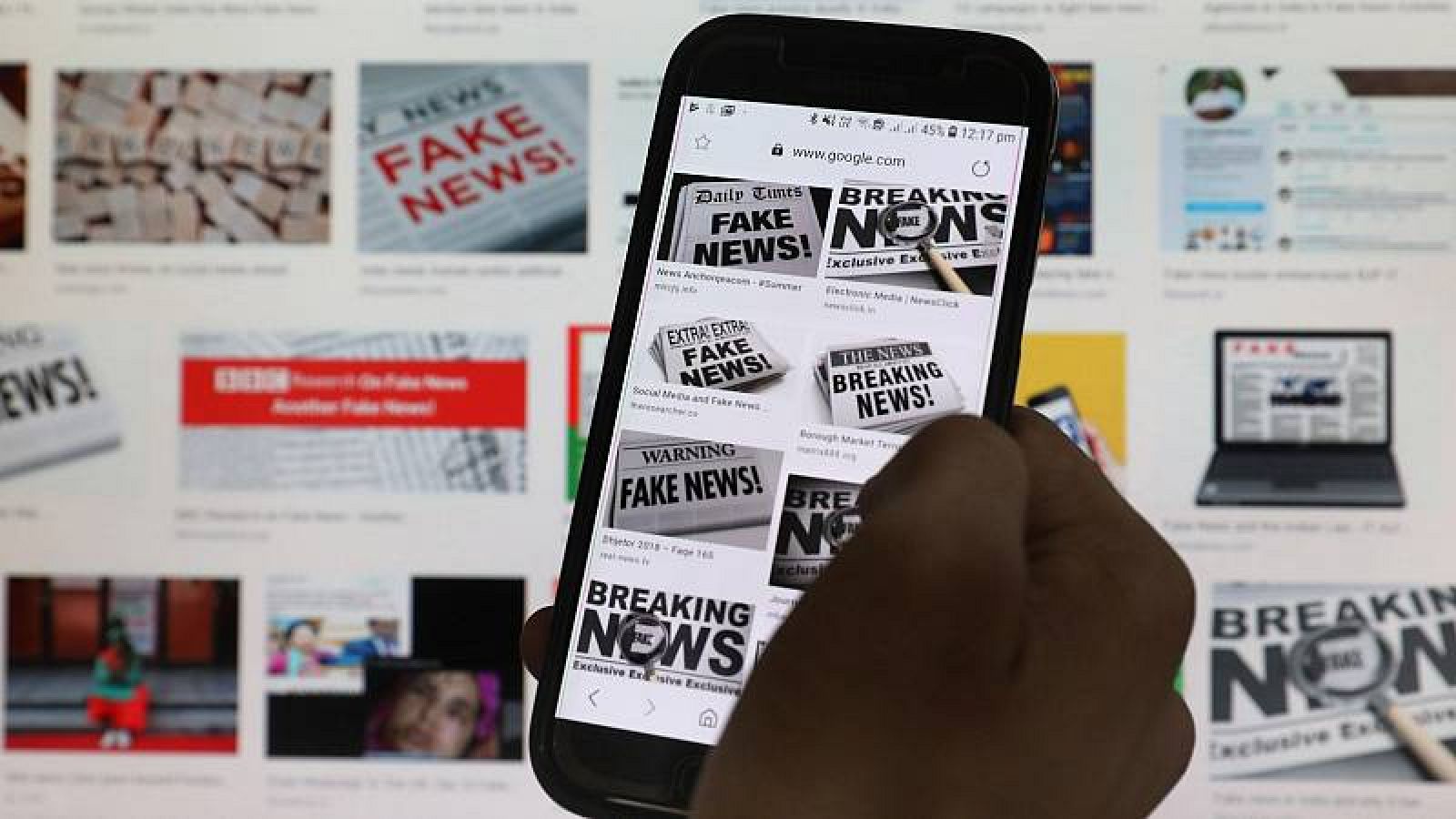 La oposición ve el plan del Gobierno contra la desinformación como un intento de controlar a los medios