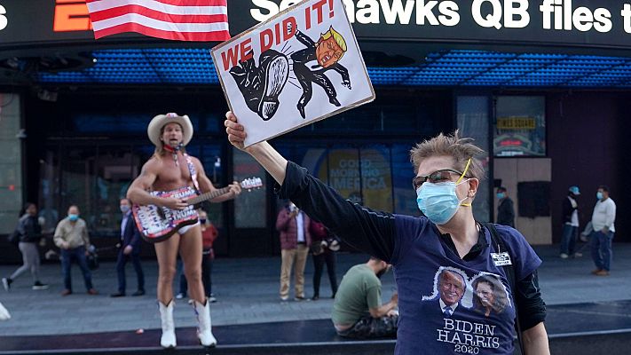 Telediario 1 - Demócratas y republicanos salen a las calles