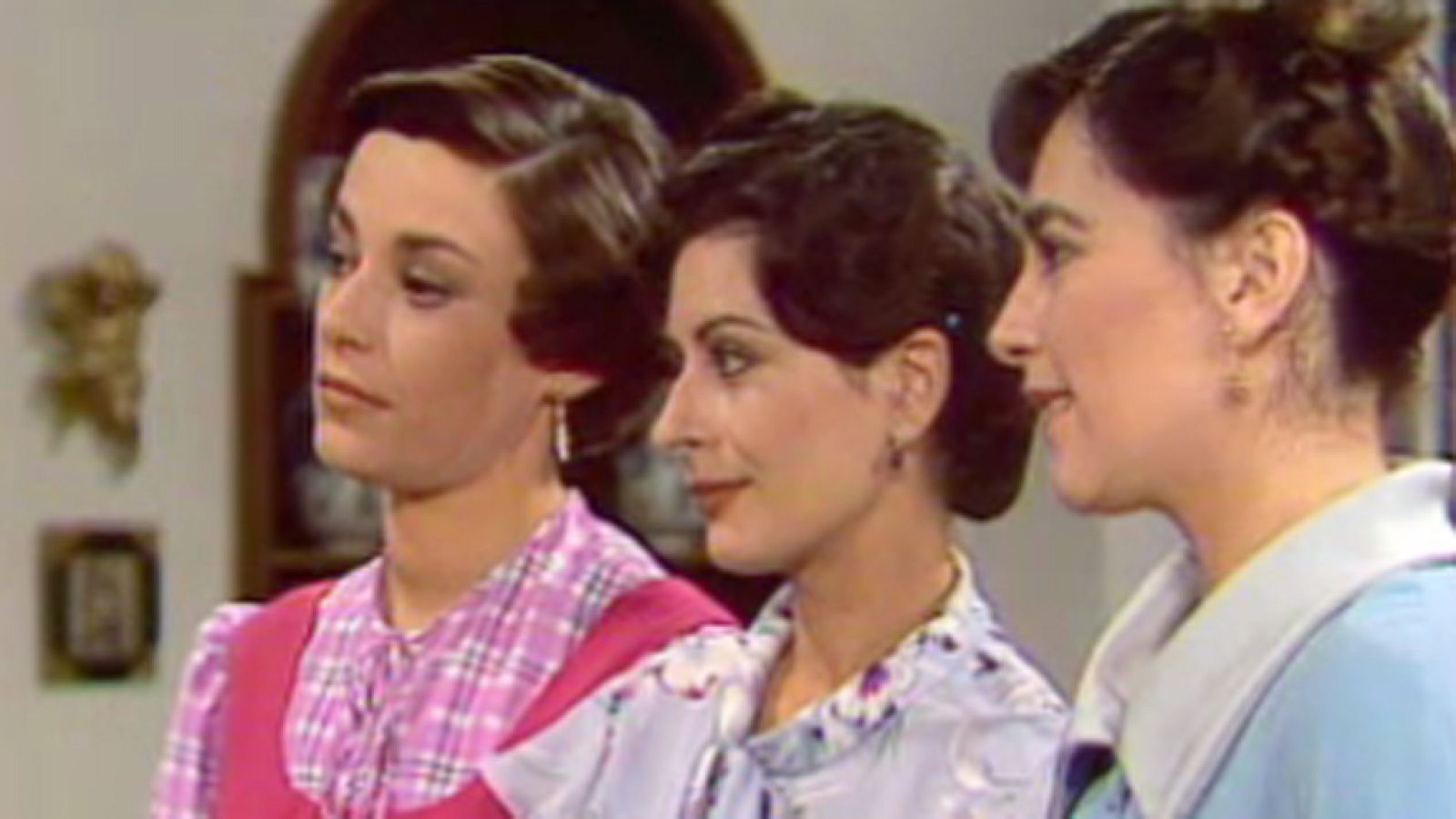 Estudio 1 - Mi distinguida familia - Estudio 1 | Ver