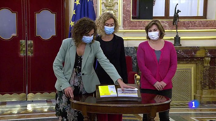 Telediario 1 - El PSOE critica la enmienda a la totalidad a los Presupuestos del PP, que los califica de "gran mentira"