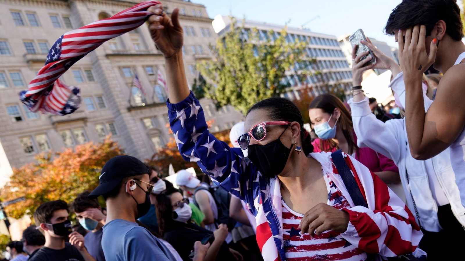 Seguidores de Biden celebran en la calle su elección