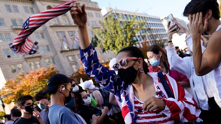 Telediario 1 - Seguidores de Biden celebran en la calle su elección como presidente de EE.UU.