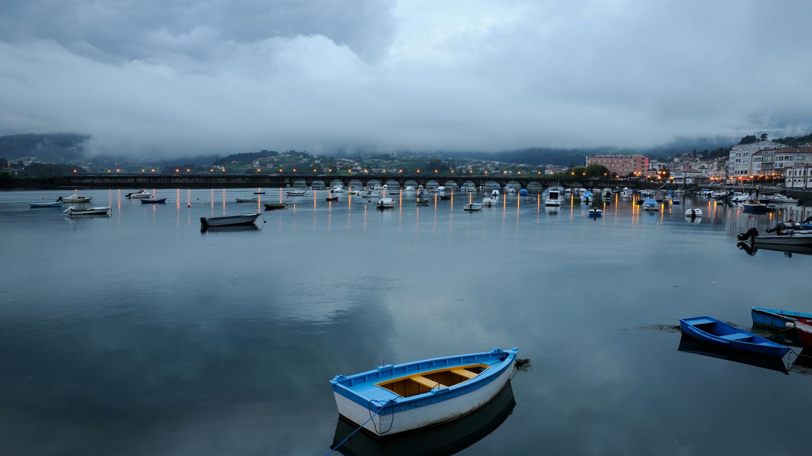 Intervalos nubosos con precipitaciones en el Cantábrico oriental  - ver ahora