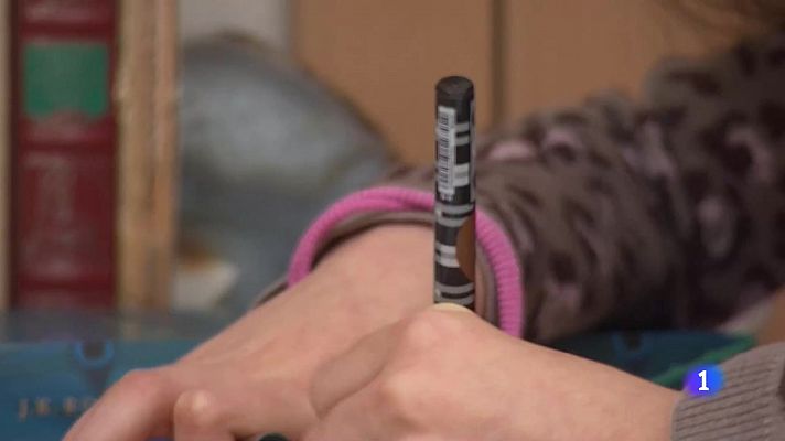 Telediario 1 - J.K. Rowling publica 'El Ickabog', su nuevo cuento que ha sido ilustrado por niños de todo el mundo