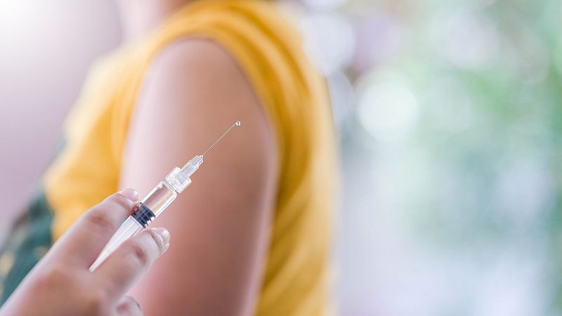 Los expertos señalan a personas vulnerables y cuidadores como prioritarios para la vacuna contra la COVID-19