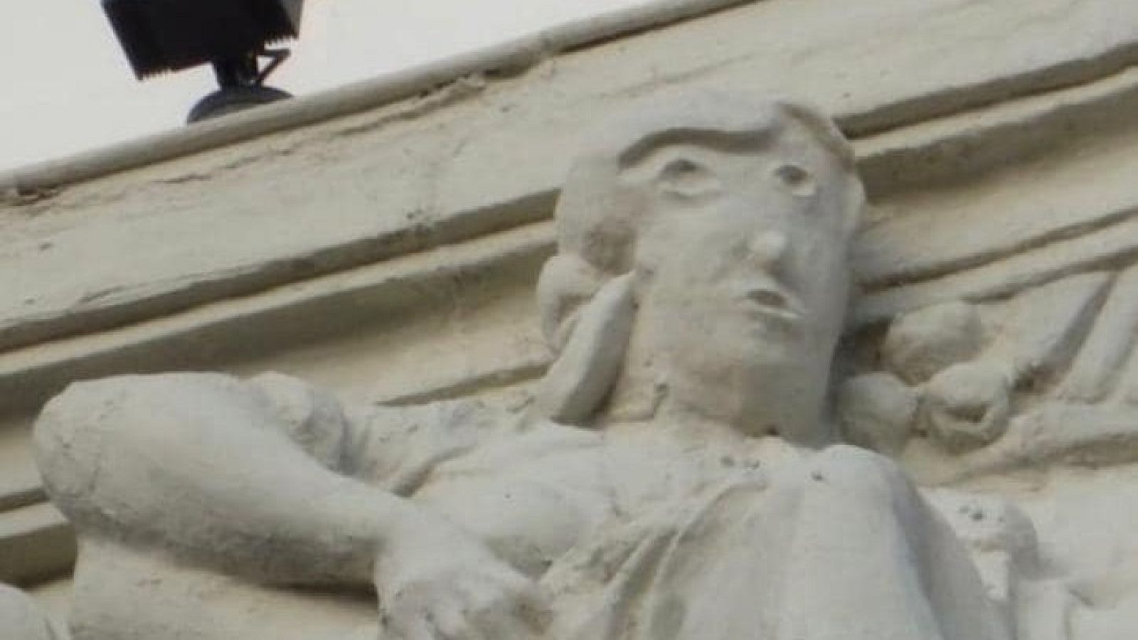 Polémica por la restauración de una escultura en Palencia, a la que ya se compara con el 'Ecce Homo' de Borja