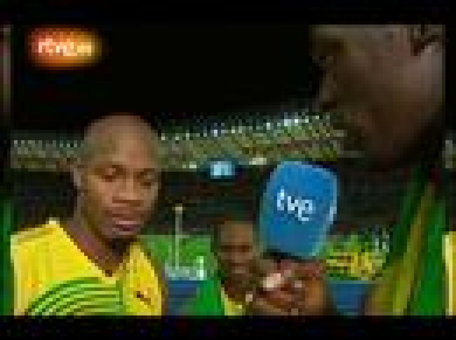 Usain Bolt, improvisado reportero de TVE. El'extraterrestre' no se avergonzó y, micrófono en mano, se dirigió a todos los españoles. 