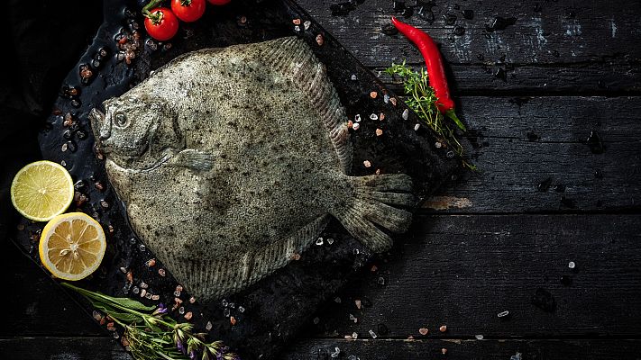 RTVE Cocina - Cocinamos rodaballo salvaje a la plancha en 'Como Sapiens'