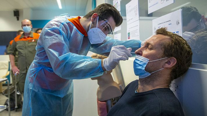 La tarde en 24h - Sanidad señala que "no hay evidencias" de que se hayan producido reinfecciones por COVID-19 en España