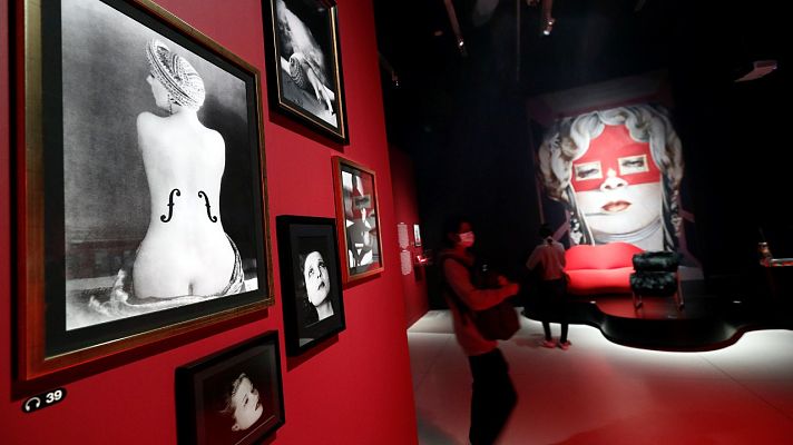 Telediario 1 - 'Objetos de deseo. Surrealismo y diseño', la nueva exposición de CaixaForum Madrid