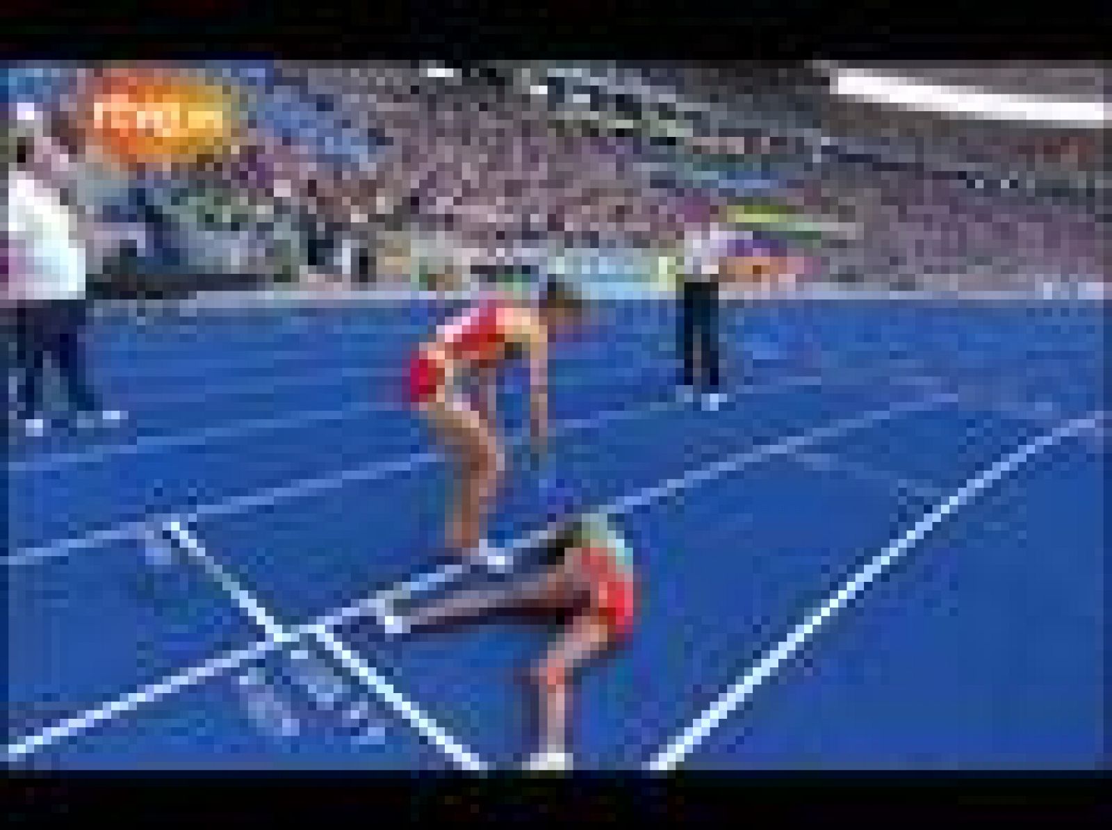 La atleta de 1500 femenino habla en frío para los micrófonos de TVE después de perder el oro por ser descalificada.