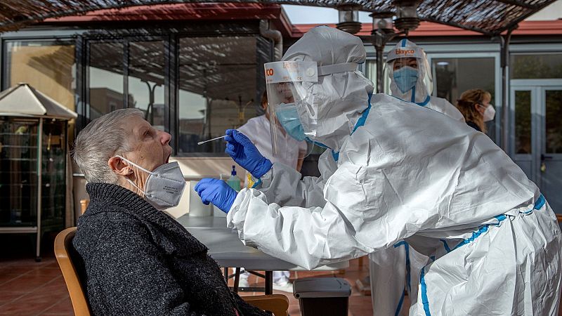 Sanidad asegura que la curva de nuevos casos se está estabilizando