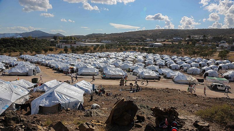 8.000 refugiados viven hacinados en el campo de Kara Tepe en la isla griega de Lesbos