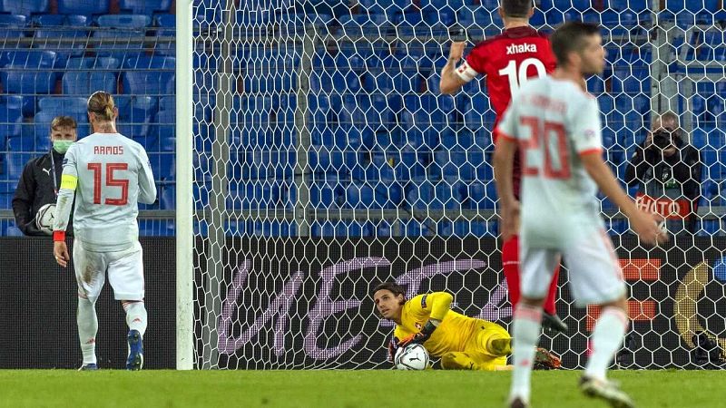 Suiza-España | Ramos vuelve a fallar desde el punto de penalti