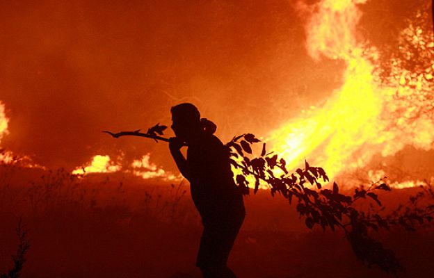  - El incendio de Atenas se aviva