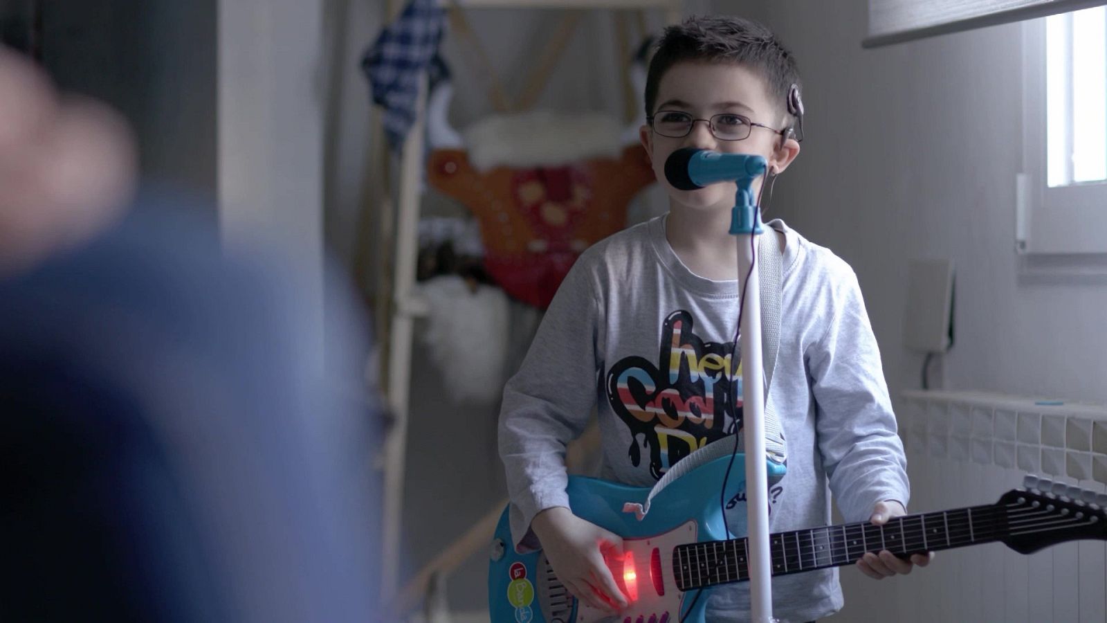 De seda y hierro - Como lo oyes - ver ahora