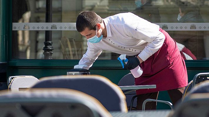 Telediario 1 - Las restricciones de la segunda ola de coronavirus obligan a numerosas empresas a volver al ERTE