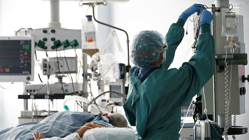 Sanidad apunta a una "tendencia a la baja" en el nivel de positividad del COVID-19 que se sitúa en el 12 %