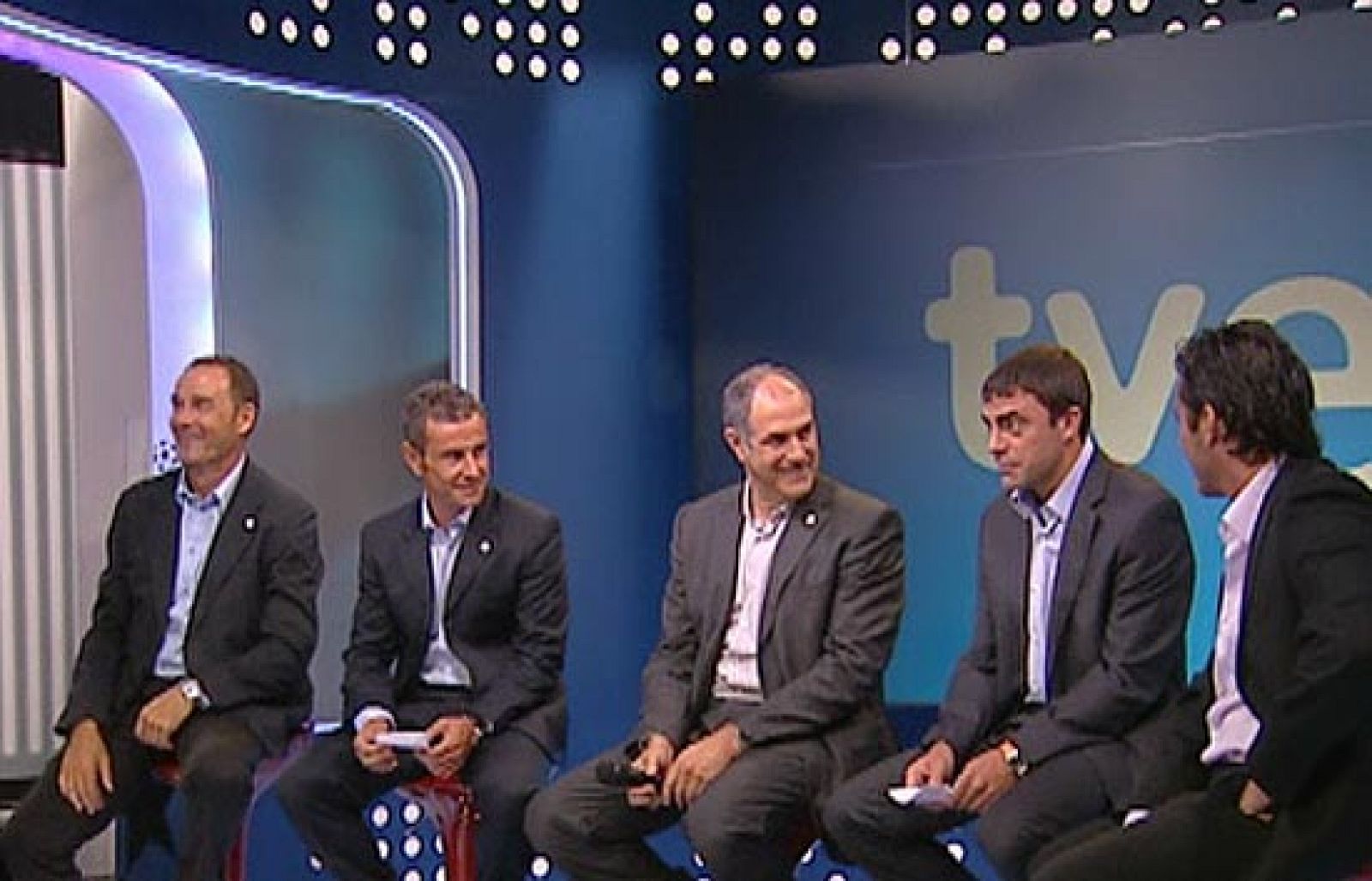 TVE ha presentado su equipo y su programación para la Liga de Campeones. Programas especiales y los mejores comentaristas como Manolo Sanchís, Andoni Zubizarreta, Paulo Futre o Carlos Aguilera. Todos ellos han hablado de una posible final Madrid-Bar 