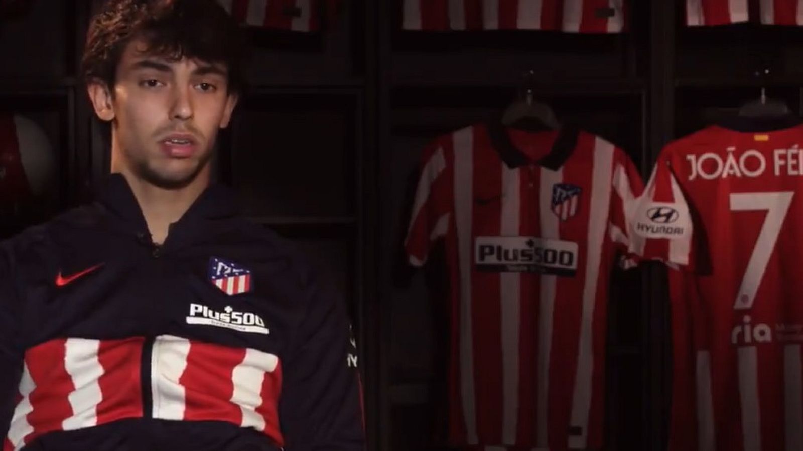 Joao Félix: "El Barcelona nos va  a hacer correr un poco más de lo normal"