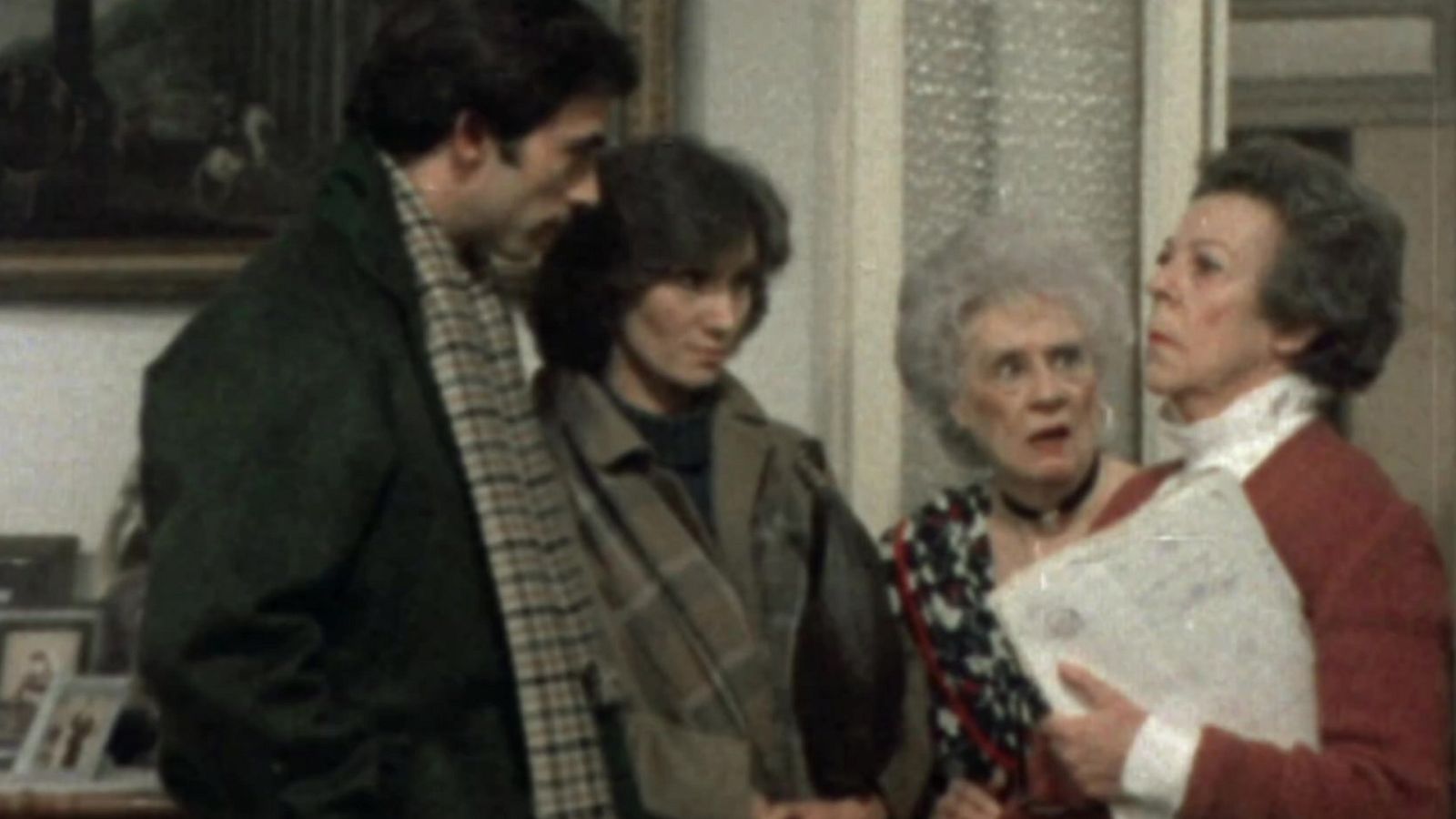 Anillos de oro - Capítulo 13: ¿Por qué has tenido que hacerme esto? - ver ahora