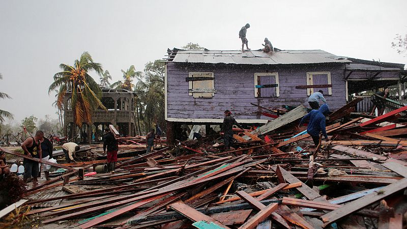 Al menos 10 muertos por el paso del huracán Iota en Centroamérica