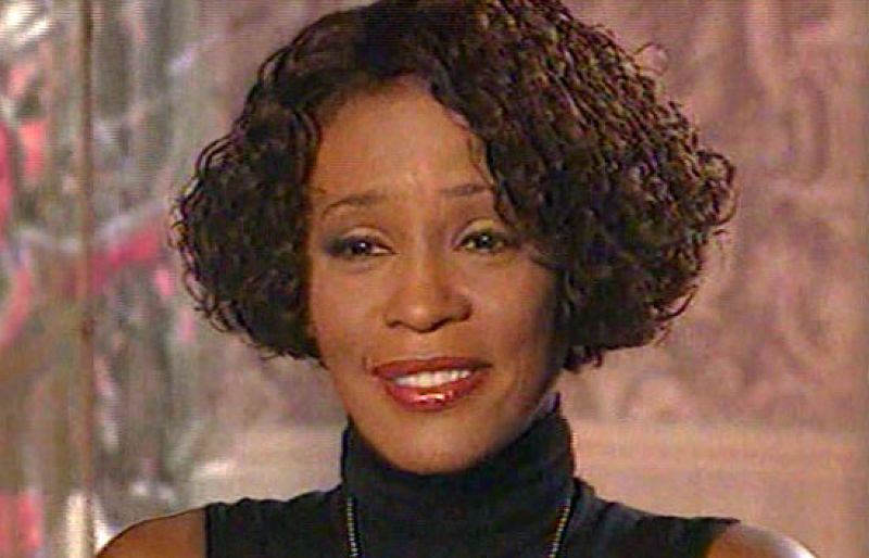 Whitney Houston presenta su séptimo álbum (1999)