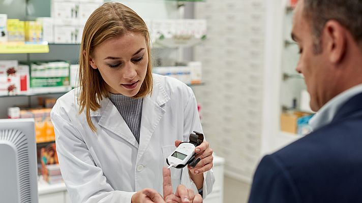 Los técnicos sanitarios cuestionan los test en farmacias