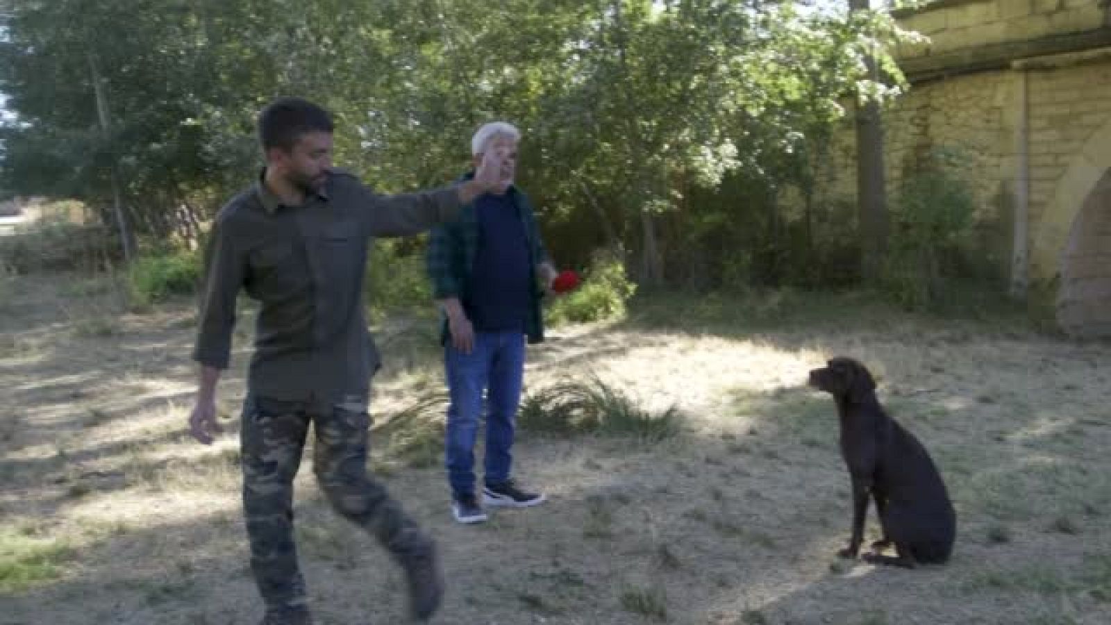 El Paisano - Fer, un perro experto en inglés y alemán