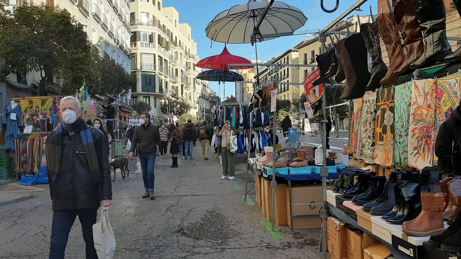 Reabre el Rastro de Madrid ocho meses después