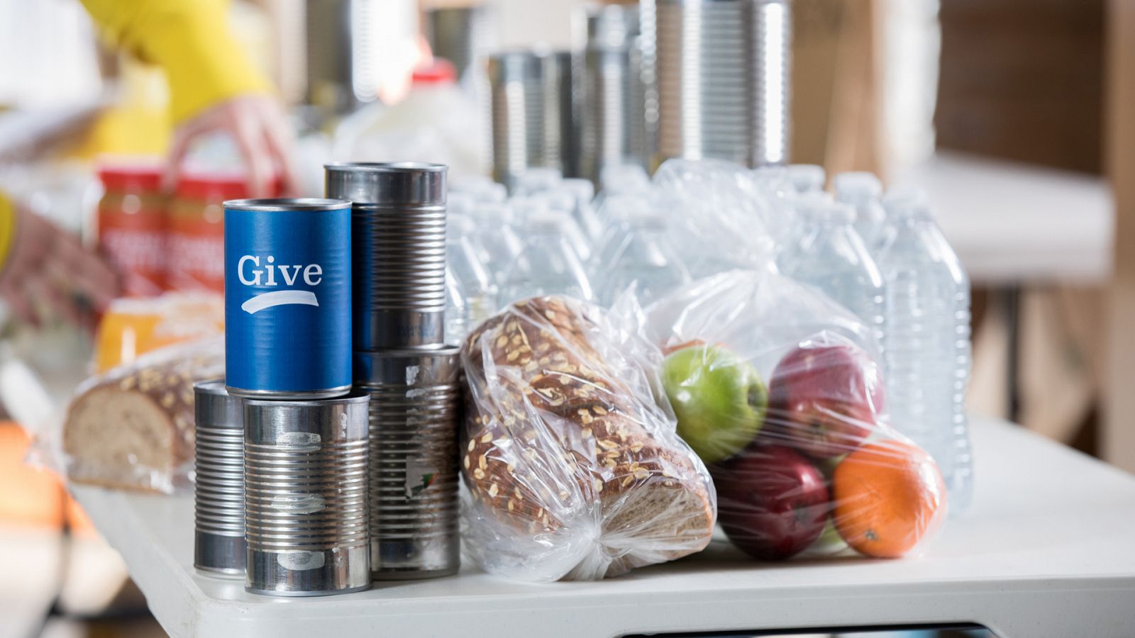 Una campaña de recogida de alimentos