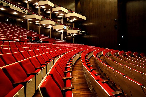 Telediario 1 - El teatro se reinventa para llegar al público que no puede acudir por la pandemia