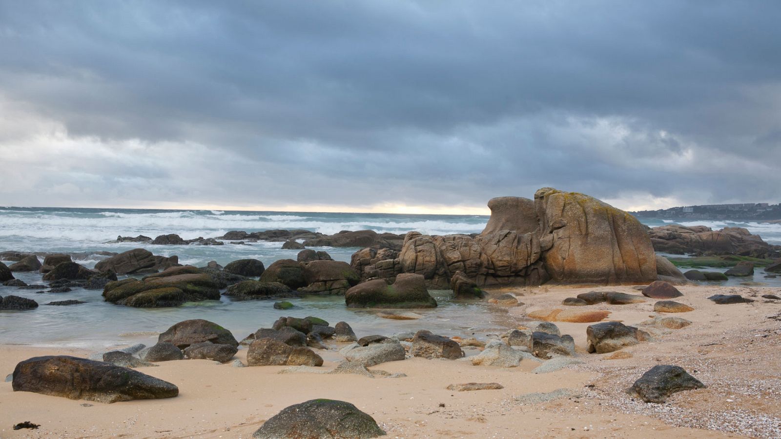 Precipitaciones localmente persistentes en el extremo oeste de Galicia - Ver ahora