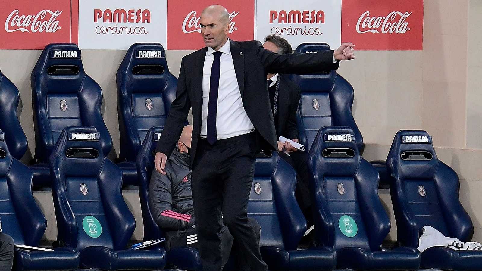 Zidane se queja del calendario: "El espectáculo no es lo mismo"