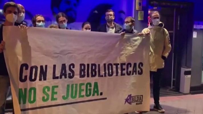 Los jóvenes se reivindican ante la situación de las bibliote