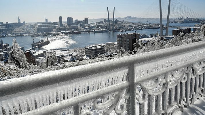 Una tormenta de hielo "congela" Rusia