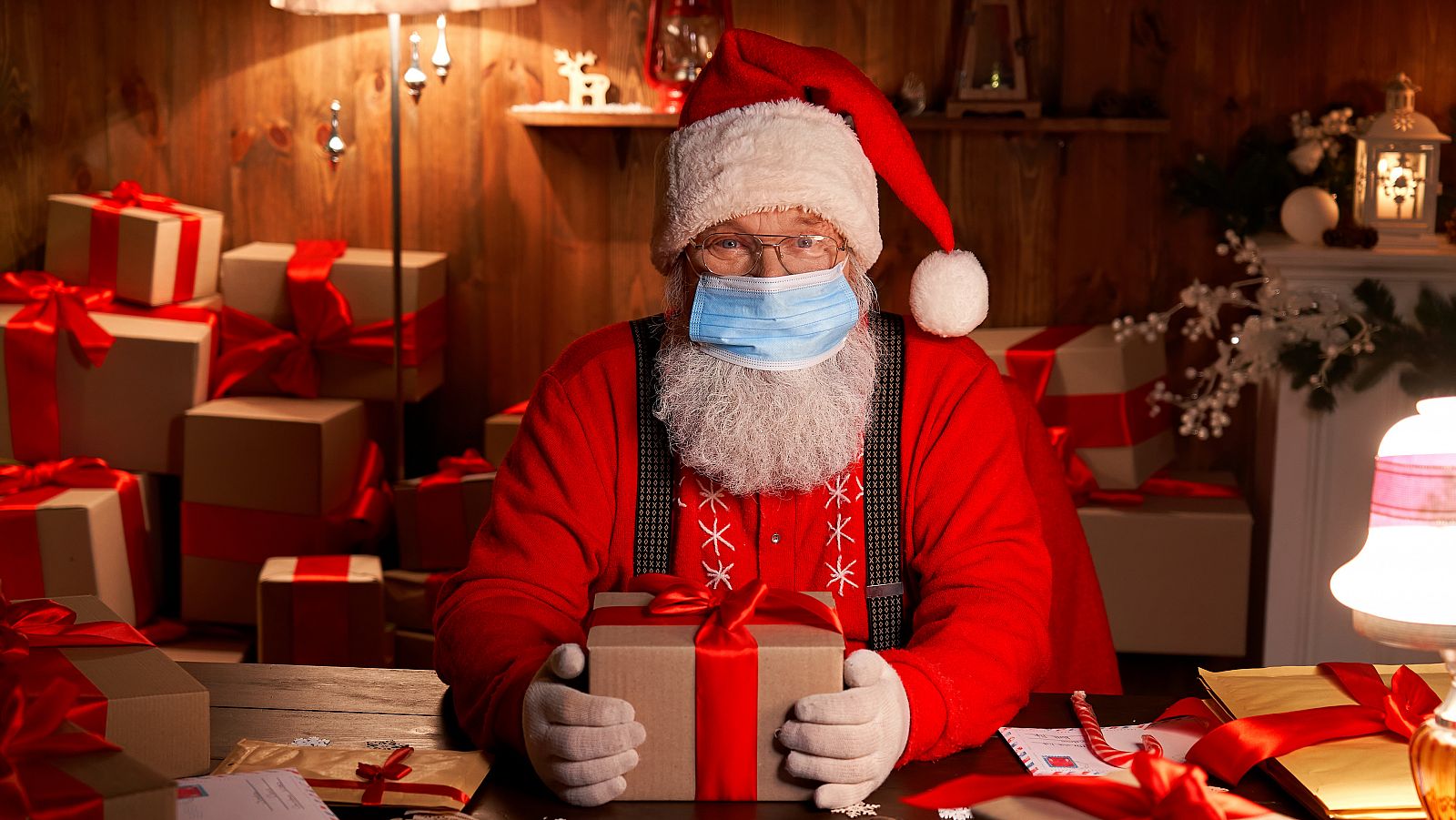 Papá Noel recoge las cartas a domicilio