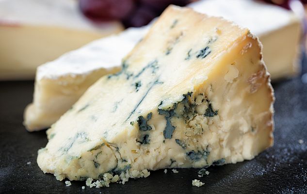 ¿Cómo se elabora el queso azul en Villaviciosa, Asturias?