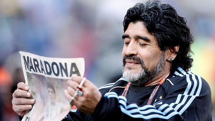 Telediario 1 - Maradona sucumbe a un largo historial clínico por sus adicciones