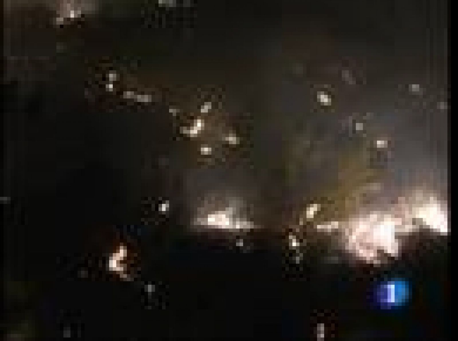 Los bomberos griegos han visto esta madrugada como sus esfuerzos empiezan a tener éxito | Ver