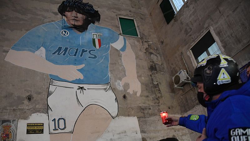 Nápoles llora por Maradona
