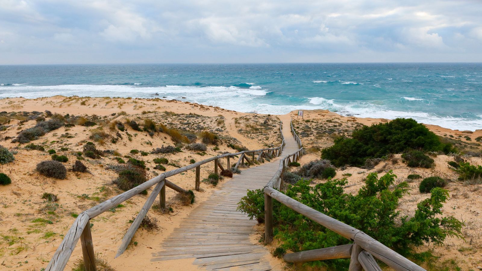 Precipitaciones localmente fuertes o persistentes en el centro y sur de Andalucía y el sur del sistema Central - ver ahora