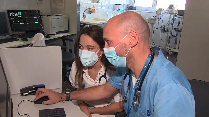 Els estudiants d'infermeria, una ajuda vital contra la covid-19