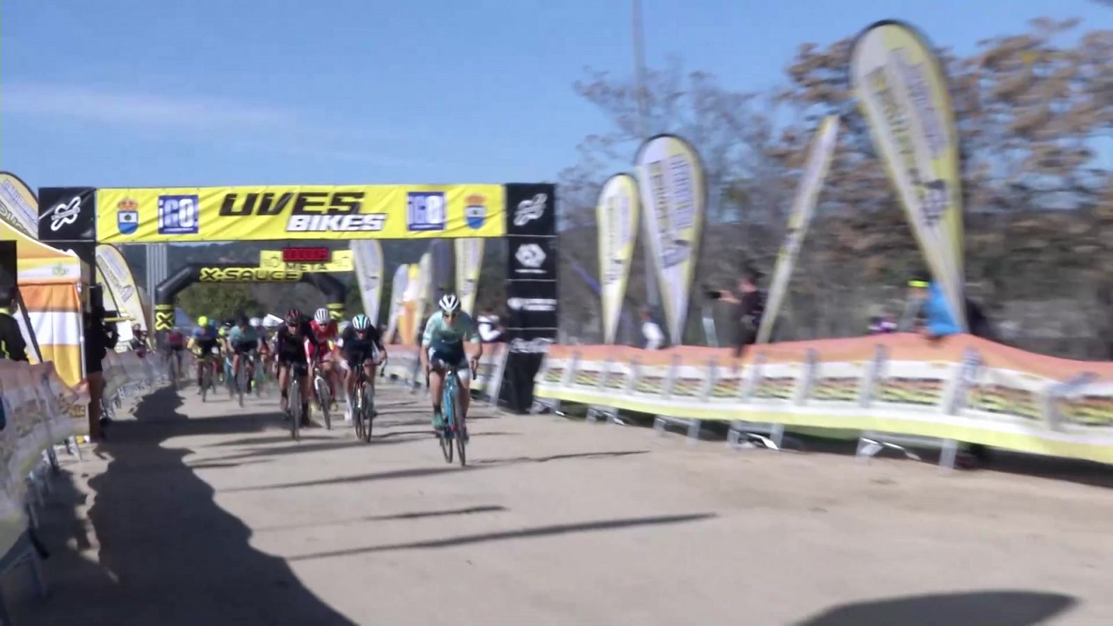 Ciclocross - Trofeo Aldea del Fresno 2020 - RTVE.es