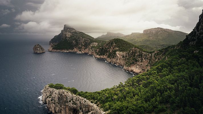 Precipitaciones localmente fuertes o persistentes en la fachada oriental peninsular y en el oeste de Baleares