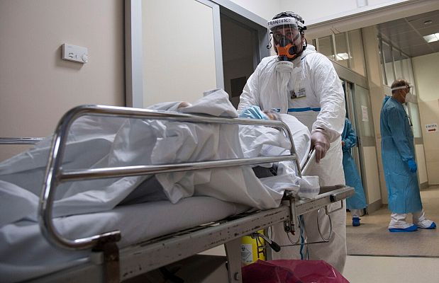 Telediario 1 - La segunda ola impacta con fuerza en Europa