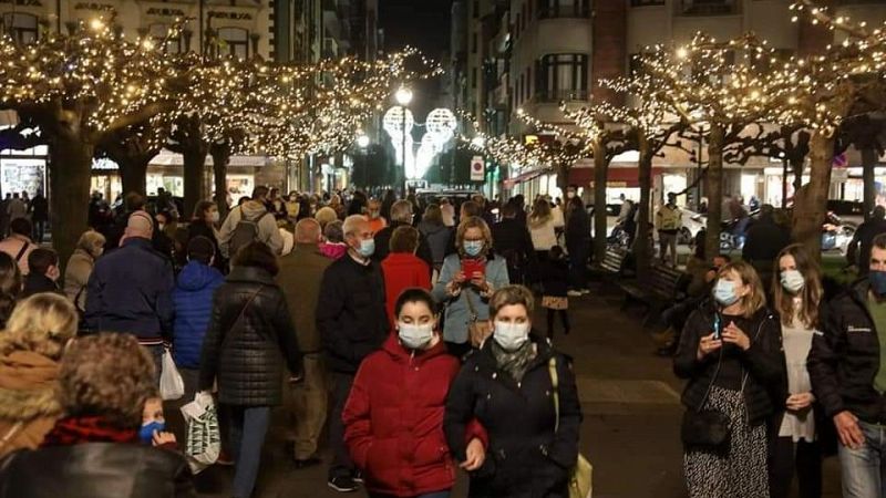 La afluencia de gente en las zonas comerciales dificulta el mantener la distancia de seguridad