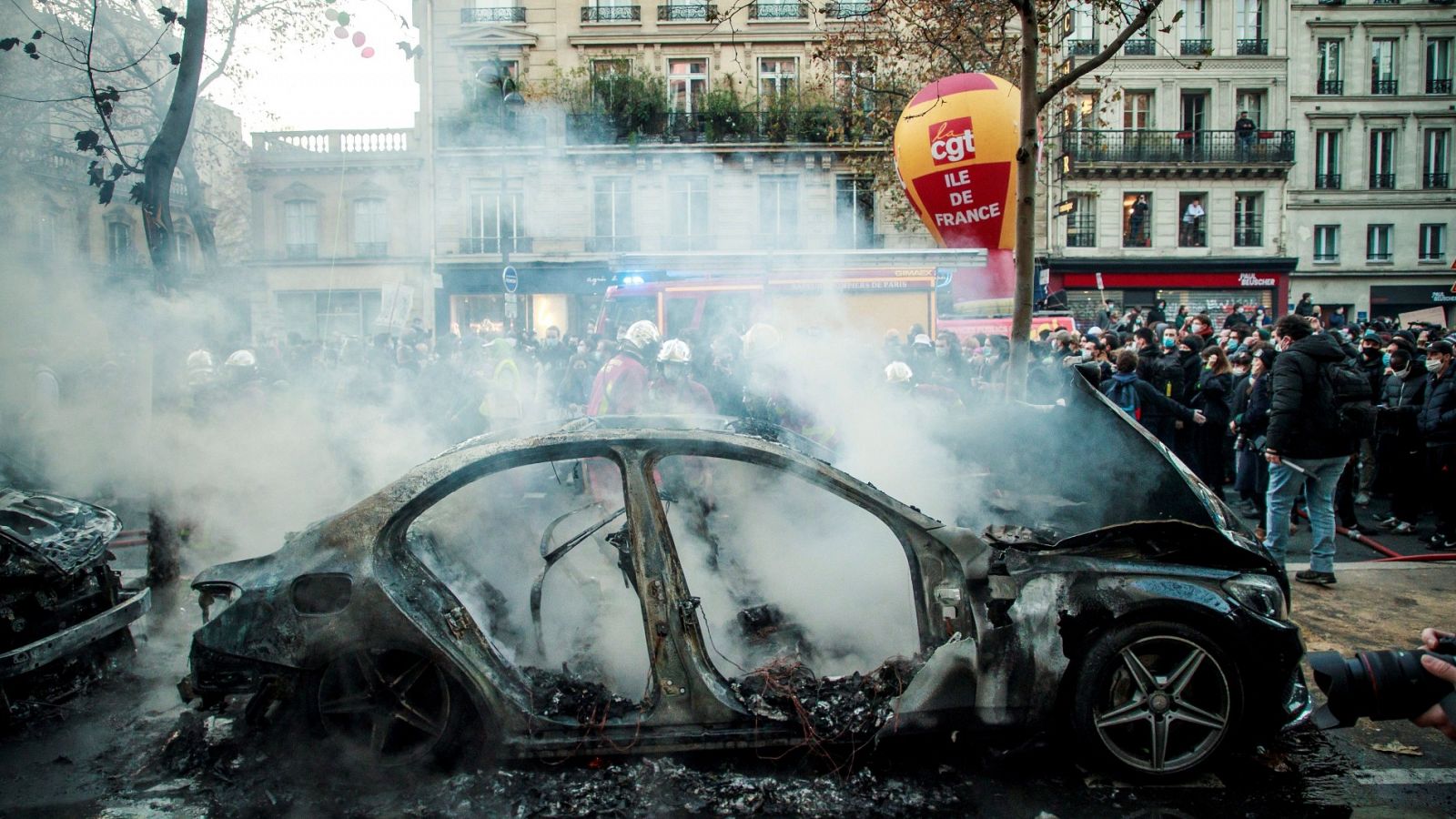 Incidentes al término de una manifestación contra la violencia policial en París