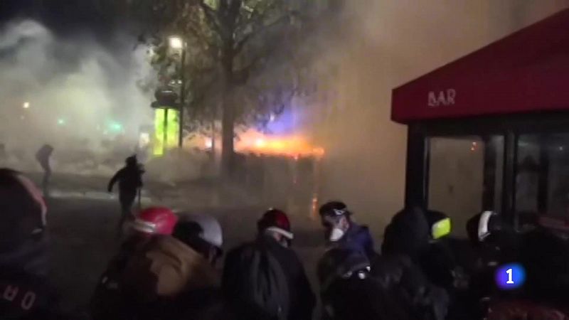 Disturbios tras una multitudinaria manifestación en París contra la polémica ley de seguridad