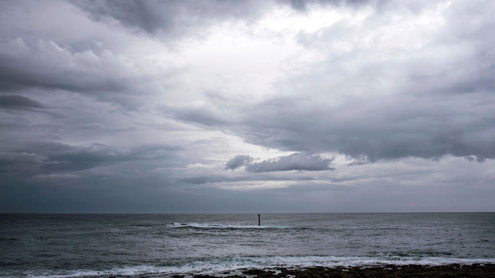 Las lluvias, el viento y la niebla ponen en alerta a cuatro regiones y Melilla - RTVE.es